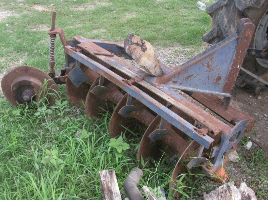 ขาย Kubota L1-32 แรง พวงมาลัยเพาเวอร์ มีใบดันหน้า พร้อมผาน 5 รถใช้งานได้ปกติครับ