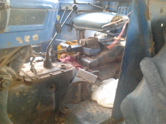 ขาย รถไถFORD 6610 เสื้อลาย ตัวเต็ม สภาพสวย แขนไม่มีปะ เครื่องดีแรง ติดง่าย แห้งดี เกียร์ดีไม่หลุดปั๊มดี หางดี ระบบไฮฯใช้งานได้ปกติ ไม่โหลด พร้อมอุปกรณ์ 2ชิ้น ใบดัน ผาน5CMT  สภาพสวย ใบดี ยางดี 4เส้น เอกสารเล่มทะเบียนพร้อม พร้อมใช้ พร้อมลุยงาน ราคาต่อรองได้