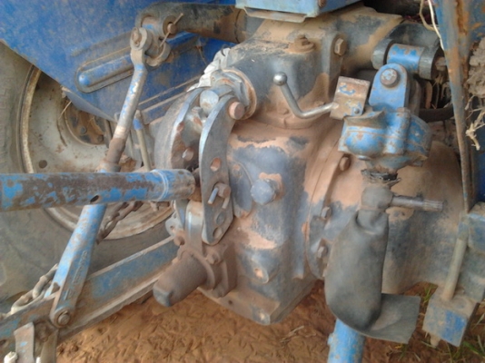 ขาย รถไถFORD 6610 เสื้อลาย ตัวเต็ม สภาพสวย แขนไม่มีปะ เครื่องดีแรง ติดง่าย แห้งดี เกียร์ดีไม่หลุดปั๊มดี หางดี ระบบไฮฯใช้งานได้ปกติ ไม่โหลด พร้อมอุปกรณ์ 2ชิ้น ใบดัน ผาน5CMT  สภาพสวย ใบดี ยางดี 4เส้น เอกสารเล่มทะเบียนพร้อม พร้อมใช้ พร้อมลุยงาน ราคาต่อรองได้