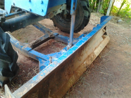 ขาย รถไถFORD 6610 เสื้อลาย ตัวเต็ม สภาพสวย แขนไม่มีปะ เครื่องดีแรง ติดง่าย แห้งดี เกียร์ดีไม่หลุดปั๊มดี หางดี ระบบไฮฯใช้งานได้ปกติ ไม่โหลด พร้อมอุปกรณ์ 2ชิ้น ใบดัน ผาน5CMT  สภาพสวย ใบดี ยางดี 4เส้น เอกสารเล่มทะเบียนพร้อม พร้อมใช้ พร้อมลุยงาน ราคาต่อรองได้