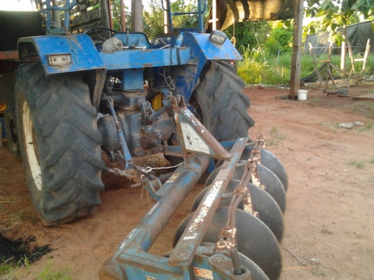 ขาย รถไถFORD 6610 เสื้อลาย ตัวเต็ม สภาพสวย แขนไม่มีปะ เครื่องดีแรง ติดง่าย แห้งดี เกียร์ดีไม่หลุดปั๊มดี หางดี ระบบไฮฯใช้งานได้ปกติ ไม่โหลด พร้อมอุปกรณ์ 2ชิ้น ใบดัน ผาน5CMT  สภาพสวย ใบดี ยางดี 4เส้น เอกสารเล่มทะเบียนพร้อม พร้อมใช้ พร้อมลุยงาน ราคาต่อรองได้