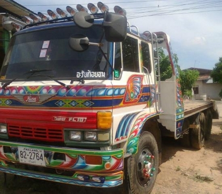 HINO F18 - 185 HP HO7C รถหางปลาสิบล้อ 2 เพลา สภาพสวยจัดทั้งคัน เครื่องแน่นแรงดีมากครับไม่มีเยิ้ม ใช้ลาก SK-200 ได้สบายครับ ภายในเก๋งสวยครบพร้อมไม่มีผุกร่อน พวงมาลัยเพาเวอร์ เบรคทริ๊ปฟี้ ช่วงล่างคัชซีสวยไม่มีบวม ยางสภาพดี 70\% พร้อมบรรทุกได้เลย เอกสารทะเบีย