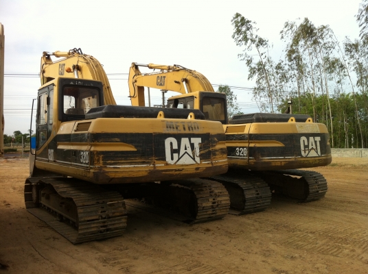 ขายรถเกต. มิตซู และแม็คโค cat. V2. รถเกต 550000 ครับต่อลองได้