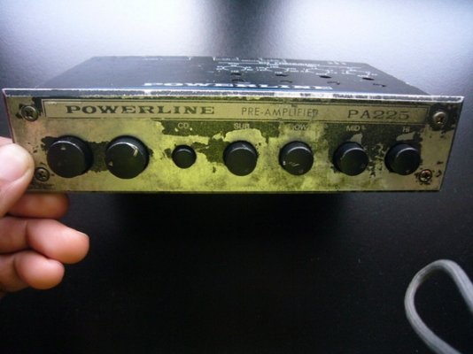 ขายปรี PowerLine 4แบนด์ เก่าแต่เก๋า ขายปรี PowerLine 4แบนด์ เก่าแต่เก๋า