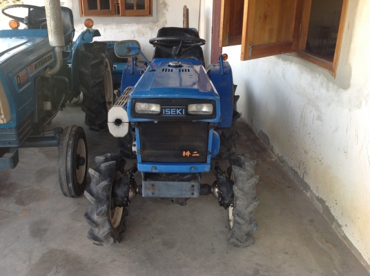 ขายรถไถนั่งขับเก่ญี่ปุ่น ยี่ห้อ iseki ขนาด 11 แรงม้า 2 เพลา สภาพสวยพร้อมใช้งาน และยังไม่เคยใช้งานในไทย
