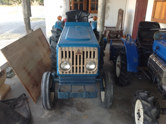 ขายรถไถนั่งขับ ยี่ห้อ มิตซูบิชิเก่าญี่ปุ่น  ขนาด 16 แรงม้า เพลาเดียว ราคา 75000 สภาพสวยสุดๆ พร้อมใช้งานและยังไม่เคยใช้งานในไทย