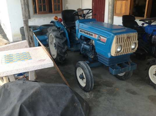ขายรถไถนั่งขับ ยี่ห้อ มิตซูบิชิเก่าญี่ปุ่น  ขนาด 16 แรงม้า เพลาเดียว ราคา 75000 สภาพสวยสุดๆ พร้อมใช้งานและยังไม่เคยใช้งานในไทย