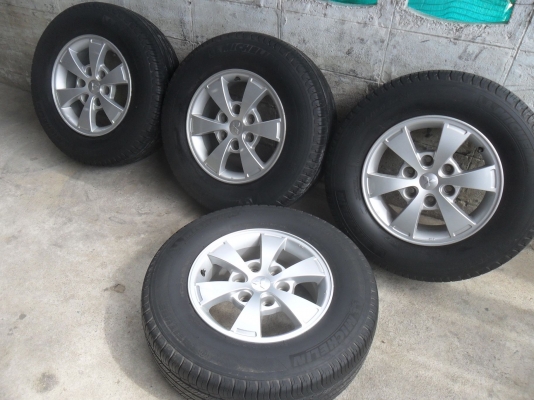 ล้อแม็ก 16นิ้ว 6รู สวยๆ พร้อมยาง 4 ล้อ ราคา 7800 บาท ล้อแม็ก 16นิ้ว 6รู สวยๆ พร้อมยาง 4 ล้อ ราคา 7800 บาท