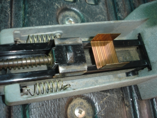 ขายเคริ่องเย็บกล่องแบบใช้ลม saga 19-34