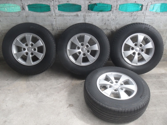 ล้อแม็ก 16นิ้ว 6รู สวยๆ พร้อมยาง 4 ล้อ ราคา 7800 บาท