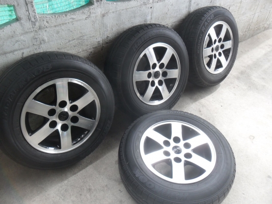 ล้อแม็ก 16นิ้ว 6รู สวยๆ พร้อมยาง 4 ล้อ ราคา 7800 บาท
