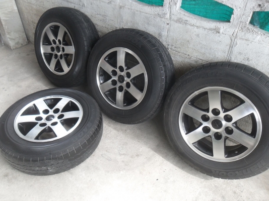 ล้อแม็ก 16นิ้ว 6รู สวยๆ พร้อมยาง 4 ล้อ ราคา 7800 บาท