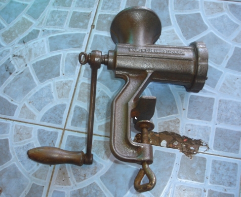 ขายเครื่องบดรุ่นเก่าแบบใช้มือหมุน porkert