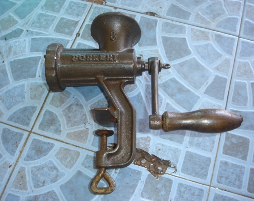 ขายเครื่องบดรุ่นเก่าแบบใช้มือหมุน porkert