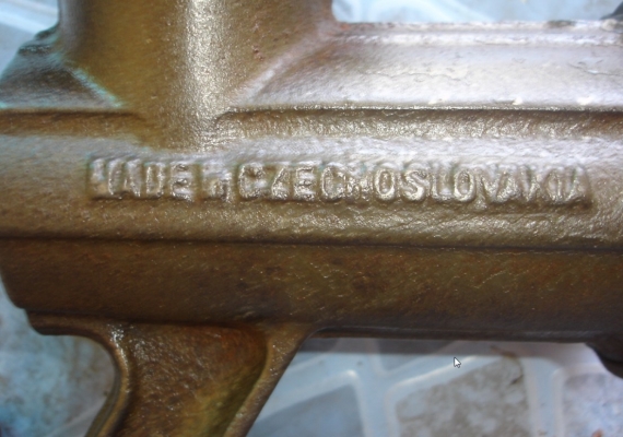 ขายเครื่องบดรุ่นเก่าแบบใช้มือหมุน porkert