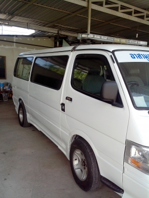 ขายรถตู้พยาบาลช่วงยาวตกแต่งภายในแล้วพร้อมอุปกรณ์กู้ภัยให้ทั้งหมด