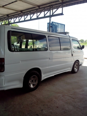 ขายรถตู้พยาบาลช่วงยาวตกแต่งภายในแล้วพร้อมอุปกรณ์กู้ภัยให้ทั้งหมด