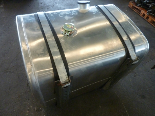 ถังน้ำมันใหม่ ชัย 083-3121-666 เซียงกง