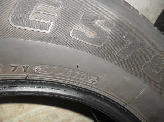 ยาง BRIDGESTONE 265/65R17 ปี09 สวยๆ 1 คู่ ราคา 1700 บาท ยาง BRIDGESTONE 265/65R17 ปี09 สวยๆ 1 คู่ ราคา 1700 บาท