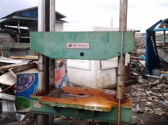 ขายเครื่องอัด ใช้เกลียวเร่ง