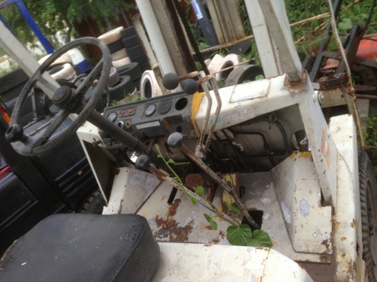 ขาย ซากฟอล์คลิฟท์ 3 คัน เสา 4 เมตร เสา 4.5 เมตร ขายเหมา 125,000.- ขาย ซากฟอล์คลิฟท์ 3 คัน เสา 4 เมตร เสา 4.5 เมตร ขายเหมา 125,000.-