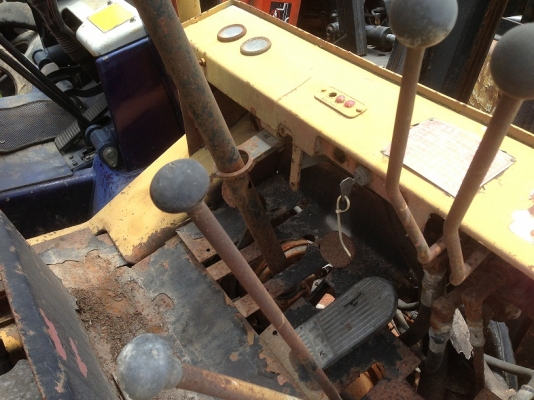 ขาย ซากฟอล์คลิฟท์ 3 คัน เสา 4 เมตร เสา 4.5 เมตร ขายเหมา 125,000.- ขาย ซากฟอล์คลิฟท์ 3 คัน เสา 4 เมตร เสา 4.5 เมตร ขายเหมา 125,000.-