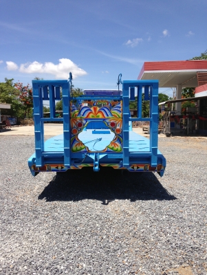 รถเทลเลอร์บรรทุกรถเกี่ยวข้าว