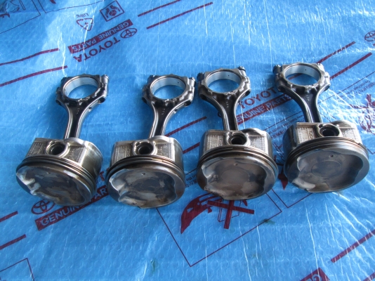 ลูกสูบพร้อมก้าน 1 ชุด 2TR