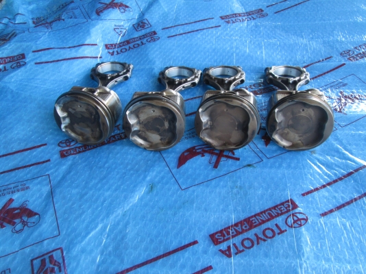 ลูกสูบพร้อมก้าน 1 ชุด 2TR