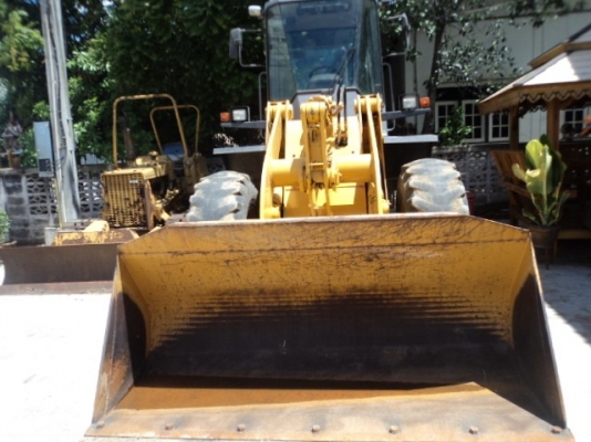 ละอองดาวแทรคเตอร์ ขายรถตักล้อยางยี่หัอ TCM L16-2 เก่านอก สภาพพร้อมใช้ราคาถูก