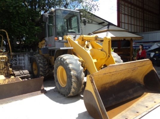 ละอองดาวแทรคเตอร์ ขายรถตักล้อยางยี่หัอ TCM L16-2 เก่านอก สภาพพร้อมใช้ราคาถูก