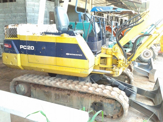 ขายรถขุด komatsu PC20-6 รุ่น6 เก่านอกไม่เคยใช้งานในไทย