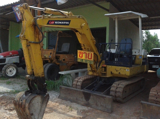 ขายรถขุด komatsu PC20-6 รุ่น6 เก่านอกไม่เคยใช้งานในไทย