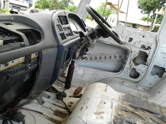 ISUZU DECA FXZ 270 ต้องการขายด่วน หัวเก๋งพร้อมอุปกรณ์ภายในเก๋งสวยครบพร้อม เรือนไมล์อยู่ครบทุกชิ้น กระจกครบทุกบาน พร้อมติดตั้งพร้อมใช้งาน ราคาต่อรองได้นะครับ