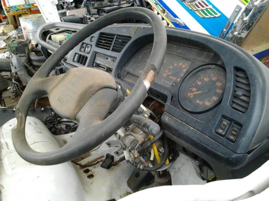 ISUZU DECA FXZ 270 ต้องการขายด่วน หัวเก๋งพร้อมอุปกรณ์ภายในเก๋งสวยครบพร้อม เรือนไมล์อยู่ครบทุกชิ้น กระจกครบทุกบาน พร้อมติดตั้งพร้อมใช้งาน ราคาต่อรองได้นะครับ