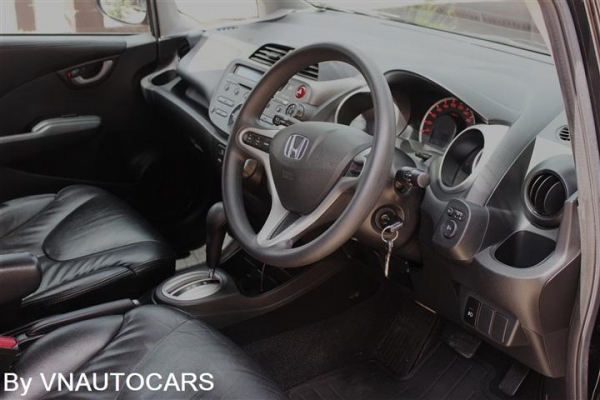 ฟรีดาวน์!!2009HONDA JAZZ 1.5iVTEC SV(AS)ตัวท๊อป มือแรก พร้อมประกันชั้น1 ใบเปลี่ยนถ่ายน้ำมันเครื่อง