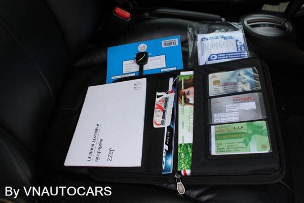 ฟรีดาวน์!!2009HONDA JAZZ 1.5iVTEC SV(AS)ตัวท๊อป มือแรก พร้อมประกันชั้น1 ใบเปลี่ยนถ่ายน้ำมันเครื่อง