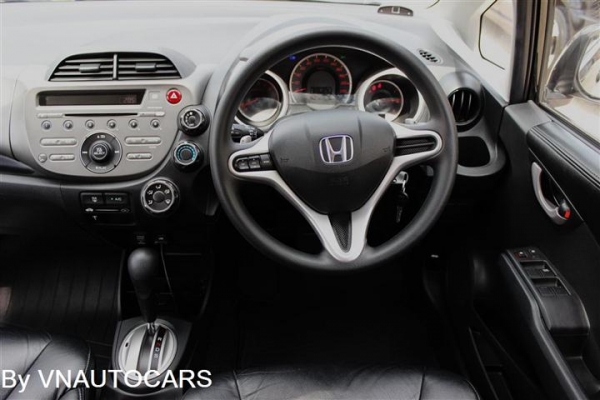 ฟรีดาวน์!!2009HONDA JAZZ 1.5iVTEC SV(AS)ตัวท๊อป มือแรก พร้อมประกันชั้น1 ใบเปลี่ยนถ่ายน้ำมันเครื่อง
