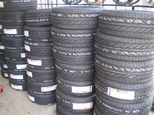 Hankook V12 205 45 17 ปี13 (11500 ชุด) Hankook V12 205 45 17 ปี13 (11500 ชุด)