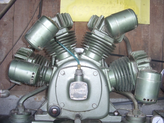 ขาย ปั๊มลม iwata  15 hp