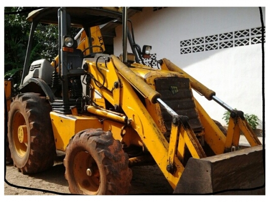 ต้องการขาย JCB 3cx สภาพสวย 1 เพลา รถใช้งานอยู่  เครื่องดี ปั้มดี สนใจติดต่อ 087-2976734
