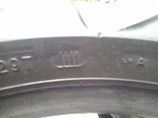 ขายยาง2เส้น ราคาถูก สภาพใหม่มาก สนใจติต่อ 0815534200 บังแบน