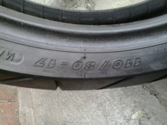 ขายยาง2เส้น ราคาถูก สภาพใหม่มาก สนใจติต่อ 0815534200 บังแบน