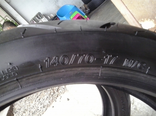 ขายยาง2เส้น ราคาถูก สภาพใหม่มาก สนใจติต่อ 0815534200 บังแบน