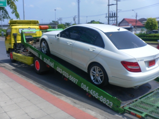 ขายรถสไลด์ บรรทุกขนส่งรถยนต์ ขายรถยกแบบบรรทุกขึ้นทั้งคัน สภาพพร้อมใช้งาน ภายในสวยมาก  แอร์เย็นจัดๆ   กระจกไฟฟ้า เซ็นทรัลล็อค กระจกมองข้างพับเก็บไฟฟ้า วิทยุ CD  DVD MP3 USB   ภายในสวยมากๆไม่มีขาด อะไหล่ครบทุกชิ้น สภาพป้ายแดง  เครื่องติดTurbo ทะเบียนถูกต้อง