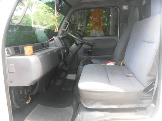 ขายรถสไลด์ บรรทุกขนส่งรถยนต์ ขายรถยกแบบบรรทุกขึ้นทั้งคัน สภาพพร้อมใช้งาน ภายในสวยมาก  แอร์เย็นจัดๆ   กระจกไฟฟ้า เซ็นทรัลล็อค กระจกมองข้างพับเก็บไฟฟ้า วิทยุ CD  DVD MP3 USB   ภายในสวยมากๆไม่มีขาด อะไหล่ครบทุกชิ้น สภาพป้ายแดง  เครื่องติดTurbo ทะเบียนถูกต้อง