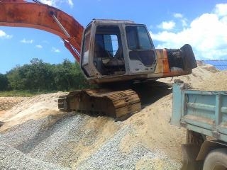 ขายฮิตาชิEX200-2 ไฟฟ้าครบ ราคา 550,000 บาท เจ้าของขายเอง ราคาต่อรองได้