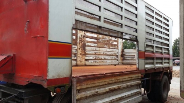 รถอิซูซุ 12 ล้อ จีก้า รั้ว เพลาเดียว 360 แรงม้า ปี 54    ( ขายแม่ลูก )  สนใจติดต่อ 081 - 6079515