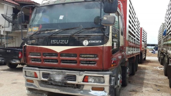 รถอิซูซุ 12 ล้อ จีก้า รั้ว เพลาเดียว 360 แรงม้า ปี 54    ( ขายแม่ลูก )  สนใจติดต่อ 081 - 6079515