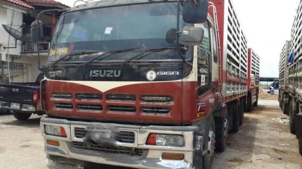 รถอิซูซุ 12 ล้อ จีก้า รั้ว เพลาเดียว 360 แรงม้า ปี 54    ( ขายแม่ลูก )  สนใจติดต่อ 081 - 6079515